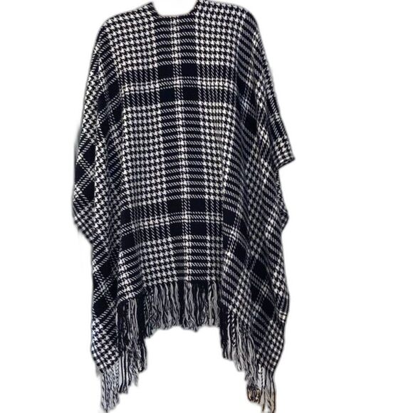 SHAWLY WRAP PONCHO Houndstooth Black White Toggle Front Closure 53 x 44 inch - Picture 2 of 13